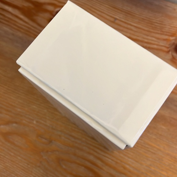 GIVENCHY Hardshell Sunglass Case, Cleaning Cloth, & Outer Box - Picture 9 of 10